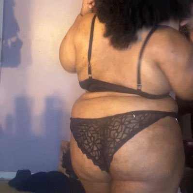 18+only bbw trans lovers 🏳️⚧️hmu built like a Aunty so what!!! Soft all around 👣 taboo content ft shows available $$ customs hmu