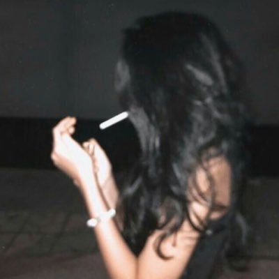 mik_layla's profile picture. 26 // 5’6 // sw: 145 // cw: 113.9-115.7 (i fluctuate so much 🫩) // ugw: 75-80 // skinny fat to hell and back 😭🔫