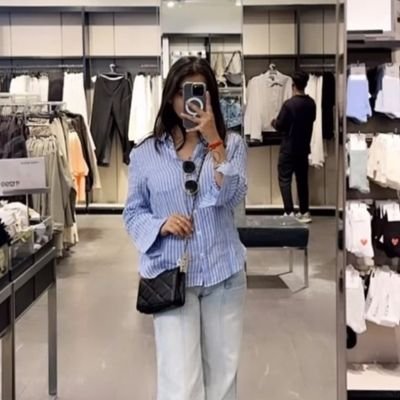 Khushizk's profile picture. engineer, artist, polymath and dumb