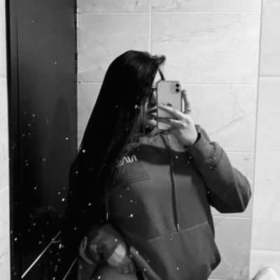 |Sagitario | ⚔️| 👩🏻‍🎓: Mercadeo y publicidad| Embrigada de melomania hasta los tímpanos.🎧