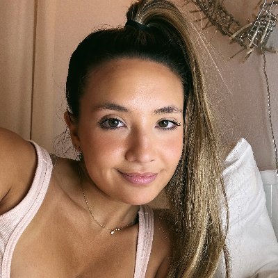 eemiily23's profile picture. Living for good vibes and great coffee.