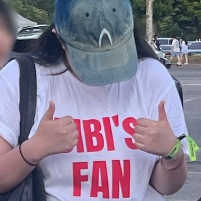 덕질도 꾸준히하구요., 네.. 덕질만 열심히 합니다