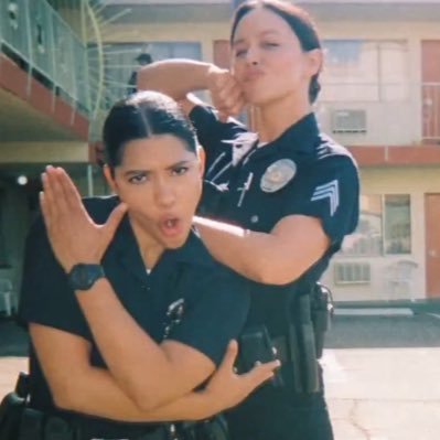 fan account that just want to read ao3 fics, listen to TS, watch F1, be delusional about silly my cop show / she/her / 22yo