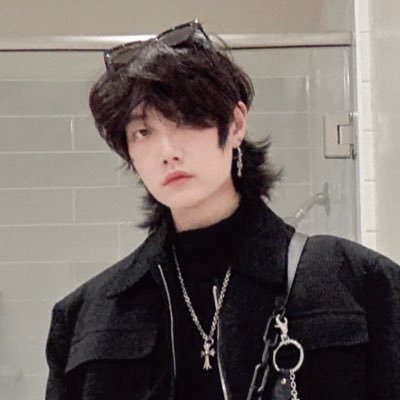 Jonas • 27 • 🇰🇷🇺🇸 • LA • Riot Games Senior Concept Artist @Play2XKO on skins + stickers • Former @RushdownRevolt Art Director • opinions are my own