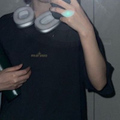 leavemeorloseme's profile picture. semua orang bingung sm CAPEK