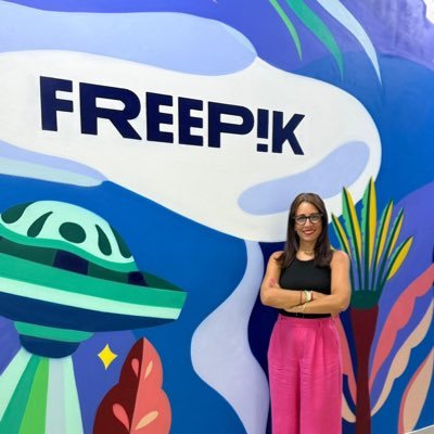 Coffee in one hand, artificial intelligence in the other. Exploring the future with every sip. 🤖✨ Growth Marketing at @freepik