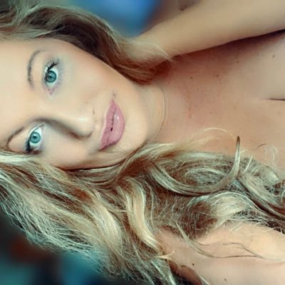 Sweet sexy and spicy 🥵🔥 Iowa Hawkeye for life 💛🖤 Adventurous ❤️ Travel 🧳 Patriotic 🇺🇸 (only twitter account I have)