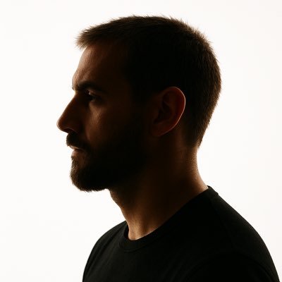 zxiiix's profile picture. 𝘎𝘳𝘢𝘱𝘩𝘪𝘤 𝘋𝘦𝘴𝘪𝘨𝘯𝘦𝘳, 𝘗𝘩𝘰𝘵𝘰𝘨𝘳𝘢𝘱𝘩𝘦𝘳, @Photra_sa 𝘍𝘰𝘶𝘯𝘥𝘦𝘳 🪄