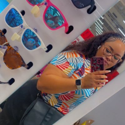 red_gyal242's profile picture. 🇧🇸.♏️.👩🏼‍🏫.👩‍👧.🖤