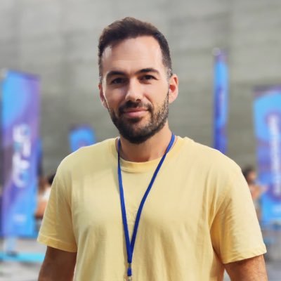 Hablo y escribo sobre tele 📺 Director de @formulatv 🎤 Colaborador de 'El despertador de RNE' 🎬 Productor @socialdogfilms