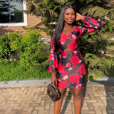 Dress maker || Stylist || lover of everything beautiful