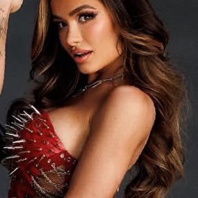 @Lady_Scarlett13 commentary. ⌯ You know that saying ‘it’s too good to be true’? Unfortunately her beauty is just that, because underneath lies a twisted mind.