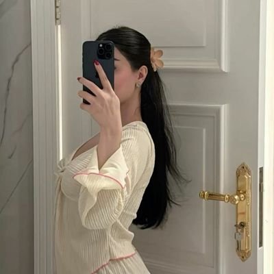 MwaBnt76582's profile picture. أنا جاده وصامله مع الجادين وحق سهرات يكلمني تيليجرام https://t.co/456qcpcVHZ