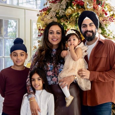 📍 STL. Married to @jspujji. Former tweep @Twitter. Promoted to full-time Mama. Author of “What Color is My Patka?” and “The Hair She Wears”👇🏽