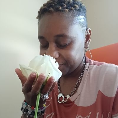 An Author/Writer/Poet a lady blessed with Grace I put the U in Unique; I am love I spread wisdom not hate my 3 books are available on amazon 📖📚❤🙏
