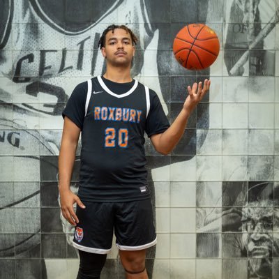God First ❤️🤞🏾| Boston Ma | 6’4 210lbs | W/F Roxbury Community College | Email: damianrbates@gmail.com | IG: damianxbates