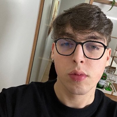 20 anos
League of Legends Player for @StellaeGaming
leoforlin19@gmail.com