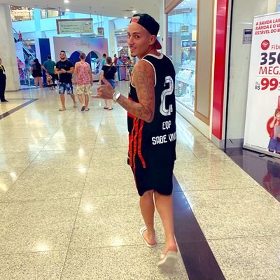 Menino iluminado .
TORCIDA JOVEM DO FLAMENGO.⚫️🔴 DESCONTROLE & LADO B🫡🅱️