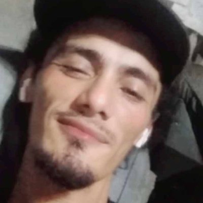 r0nie68's profile picture. 