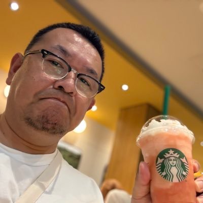 組合員です ID→1709349🍐音楽好き♪ 楽器もやってます いろいろな方と仲良くなれたら嬉しいですw アイコンは今流行りのアレw良かったら絡んでくださいね(^^)
