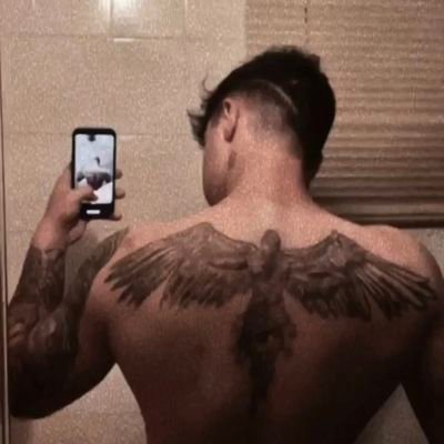 santtosrzkk's profile picture. 🤫
secret