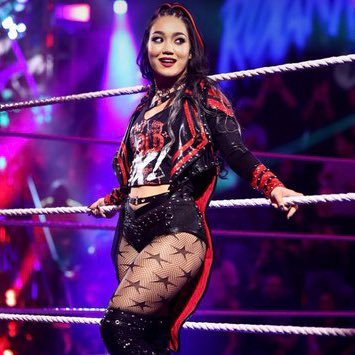@roxanne_wwe @TheAJMendez @CMPunk @YaOnlyLivvOnce @billieeilish @ManCity