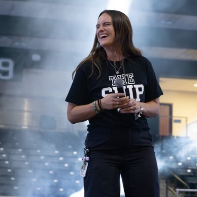 Wife to my best friend @coachtrujillo21 💕 Proud mom 🥰 Proud Principal 🏴☠️💚🦅 Servant of the Savior of all 🙌🏽 Views are my own