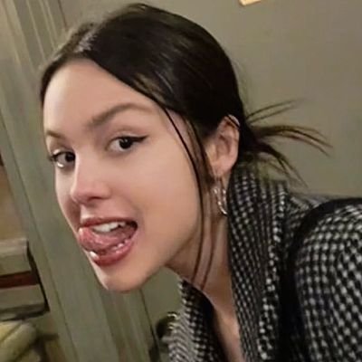 opinológa en apuros. hago reseñas en letterboxd. p1won, bnd y xg. popera con conciencia social.