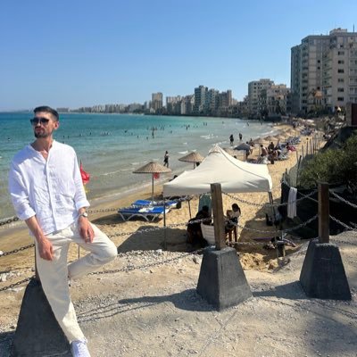 jsr1394's profile picture. “Carpe diem, quam minimum credula postero.” Cümlelerimin kimyası farklı, bazıları yan etkisini geç fark ediyor.