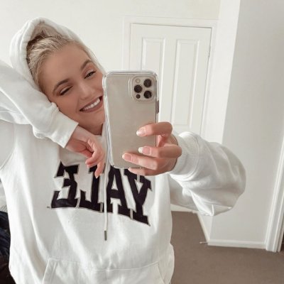 I love traveling, nature, and animals. I love all seasons to take good photos. I love music and dancing. I think that I am a good cook and will be a caring wife