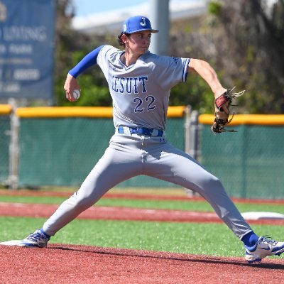 RHP | 6' 2