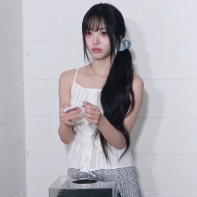 나에게는 병이 없다고 한다 그러나 나의 늙은 의사는 젊은이의 병을 모른다 나도 모를 아픔을 오래 참다 처음으로 이곳에 찾아왔다