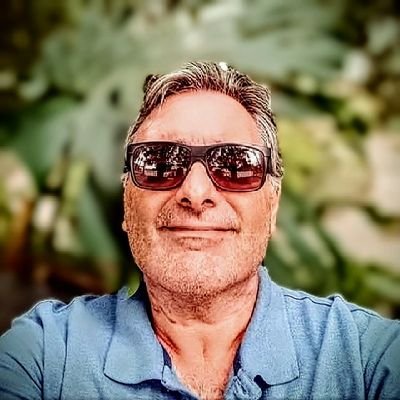 danielalvarezuy's profile picture. Yo no soy el hijo de Hernández.