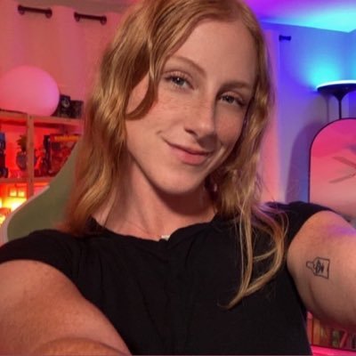 Most average gamer grill. Collector of rubber chickens. 🐔Occasional lifter of heavy things. Catch my live stream on KICK 💚