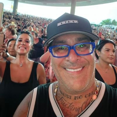#Classy #NiceGuy #WorldTraveler #SteelerNation #Jeeper #Parrothead #Adventure A Good #Laugh #Foodie #Stocks Trust No One