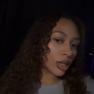 real ♡ girl shit. just here for the jokes and the fine niggas.