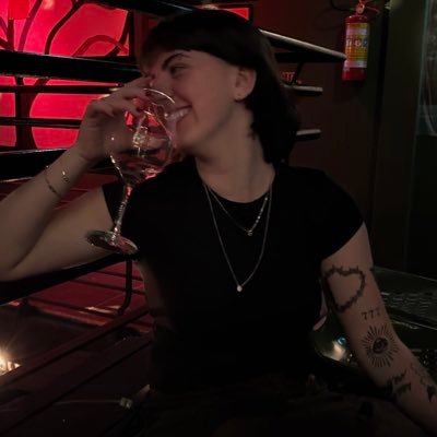 aapicetti's profile picture. @francinemedke 🫶🏻 | 🏳️‍🌈 | 22 • glzeira