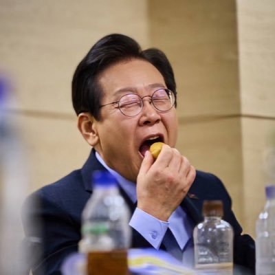 ์ ์๋
ธํ ์์ํ 40๋ ์ฌ์ธ๊ตญ๋ฏผ, ์ ์น์ฑํฅ ๊ฐ์๋ถ๋ค๋ง ์ ํ ๋งํํฉ๋๋ค~