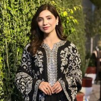 Sajal Malik's Fan (@7sajal_1) 's Twitter Profile