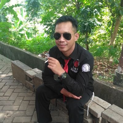 A rice and coffee farmer who dreams of expanding his agricultural area and employing more people to reduce unemployment. Seeking investors willing to collaborat