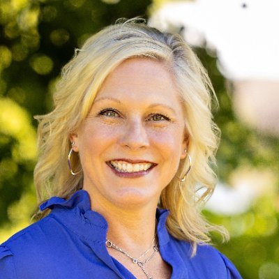 Champion for public schools and mental health.
Northville BOE President.
Clinical Supervisor and psychotherapist.
Candidate for Michigan HD22.