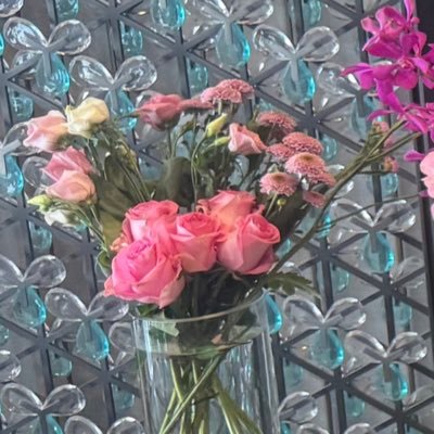 Bznsn114276's profile picture. 👏🏻💐