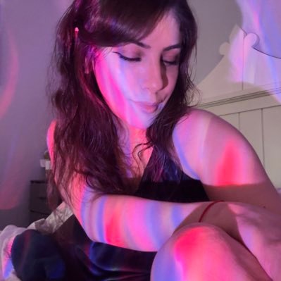 always peachy 🍑 just a bunch of thoughts and bullshit ✨ + random stuff & pictures ☕️🌹 | @snowxred alt account 🌙