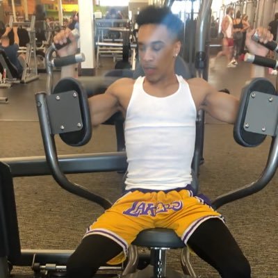 parlay_wade15's profile picture. LearnFromMistakes‼️ /smart logical plays only 💡💡💡 ravens/lakers/syracuse