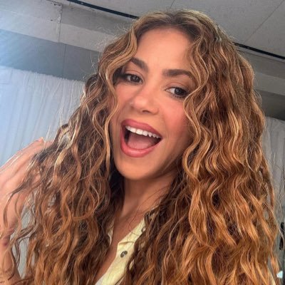 shakira, marina, lana, dua, rosalia, gracie, lizzy, renee, taylor, allie x, bway, and more • filipina american🇵🇭•fan account
