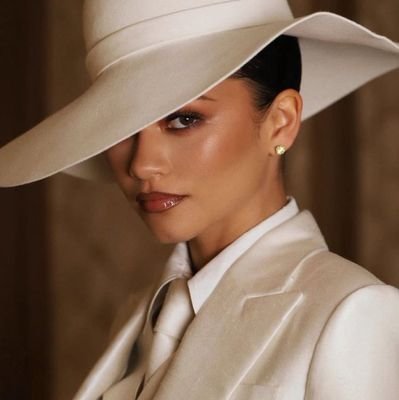 Oficial_Lady_M's profile picture. Use men