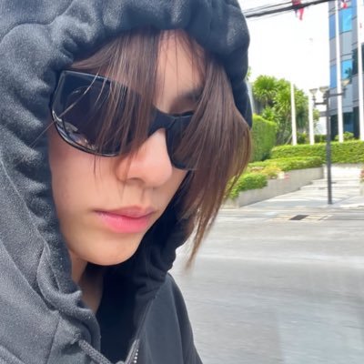 • ë * ¹⁵⁶ᶜᵐ· Profile