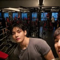 BTS V (@btsv6001) 's Twitter Profile