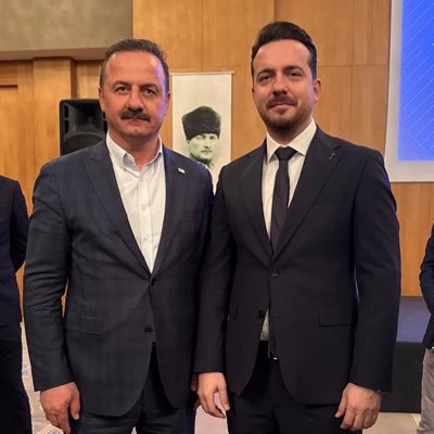 @anahtarparti İstanbul İl Başkan Yardımcısı @besiktas Kongre Üyesi @ticaretedutr Siyaset Bilimi ve Uluslararası İlişkiler YL - İşletme MBA