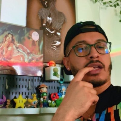 yoTwizzah's profile picture. | 💚Variety Streamer🌈 | Twitch Affiliate | Digital Artist